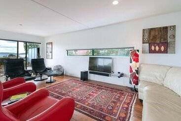 Lakeside City Apartments