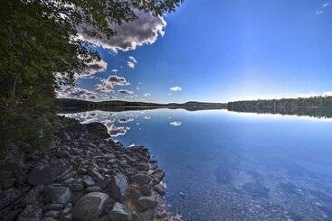 קוטג'' Lakefront Home With Deck, Dock, & Water Access!