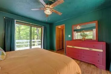 Mökkimajoitus Pet Friendly Cabin   1 Mi From Fontana Lake!