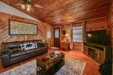 Mökkimajoitus Bryson City Cabin W/ Hot Tub, Views & Pool Table!