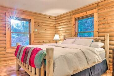 بيت ريفى Cedar Mountain Log Cabin: 4 Mi Dupont State Forest
