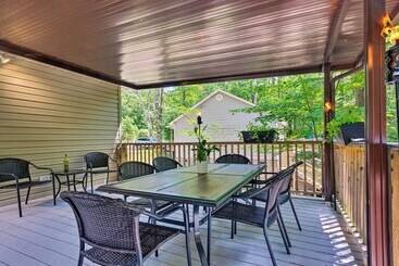 Сельский дом Beech Mountain Home W/ Covered Deck, Near Skiing!