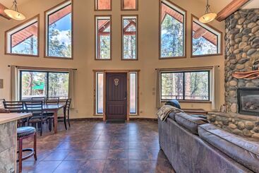 بيت ريفى Home On 1 Acre W/ Wraparound Deck In Lakeside!