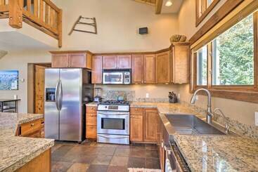 Сельский дом Rustic Mountain Sanctuary On 2+ Acres W/ Deck!