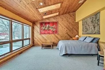 コテージ Updated Cabin On 7 Acres   Day Trip To Lake Geneva
