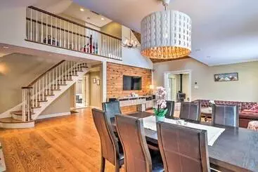 Poconos Cottage W/ Sauna ~ 10 Mi To Camelback!