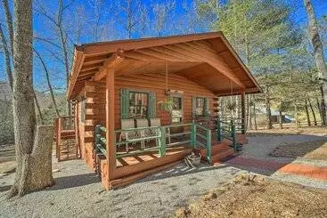 Mökkimajoitus 11 Mi To Dtwn: Franklin Cabin W/ Porch!