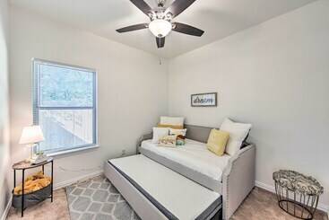 Dom wiejski < 1/2 Mi To Lake + Boat Ramp: Mabank Home W/ Grill