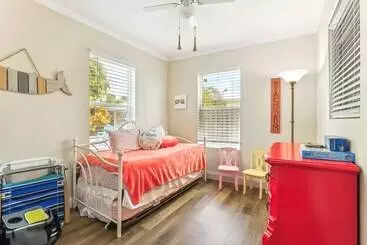 Mökkimajoitus Jensen Beach Home: 1/4 Mi To Beach Access!