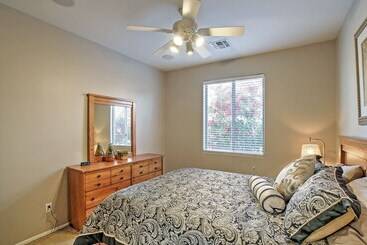 Сельский дом Queen Creek Home: Private Pool + Golf Course View!