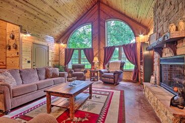کلبه Spacious Family Home W/ Fire Pit On Norfork Lake!