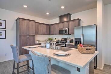 بيت ريفى Tasteful Menifee Home: Patio, By Theme Parks!