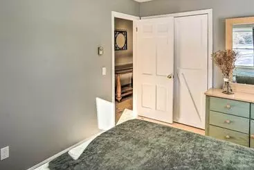 Mökkimajoitus Cozy Southern Vermont Home W/ On Site Trails