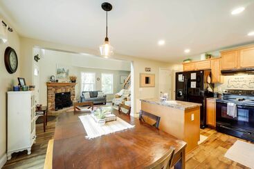 بيت ريفى Greystone Creekside Cabin: Hike, Fish & Explore!