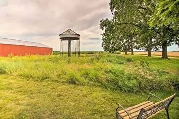 コテージ Spacious Farmhouse On 200 Acres Along The River