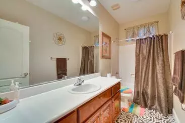 Mökkimajoitus Luxe Atwater Home W/ Patio: 10 Mi To Yosemite Lake