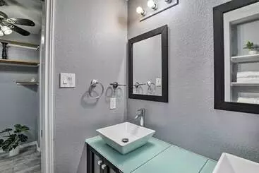 コテージ Sleek Rockwall Home Near Dtwn Dallas & Lake!