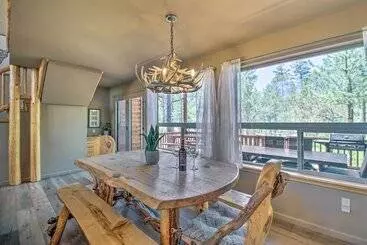 Mökkimajoitus Deck, Grill & Fire Pit: Spacious Show Low Hideaway