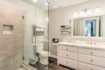 Mökkimajoitus ~ 3 Mi To Dtwn Mckinney: Suburban Texas Retreat