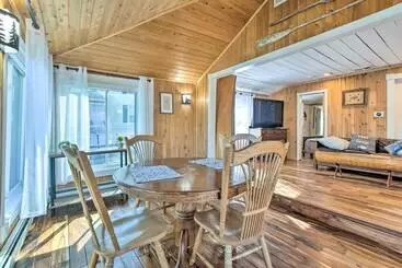 Cozy Lakefront Cottage W/ Fire Pit, Grill & Views!