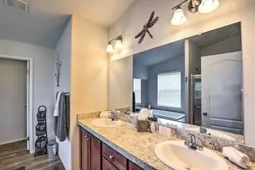 Mökkimajoitus Desert Escape Off I 10 W/ Over 1 Enclosed Acre!