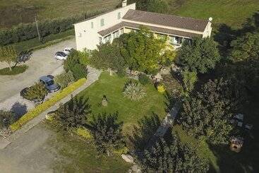 هتل Auberge Les Oliviers