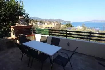 Residenssi Impeccable 4 Bed House In Nikiana