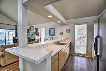Mökkimajoitus Resort Perks: Spacious Lake Of The Ozarks Home
