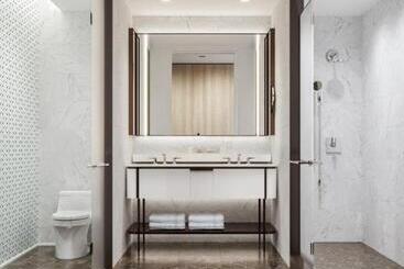 The Crescent Hotel, Fort Worth