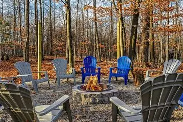 コテージ Contemporary Retreat W/ Patio ~ 1 Mi To Beach