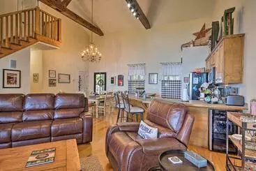 Mökkimajoitus Lakefront Paradise W/ Fire Pit   Dogs Welcome!