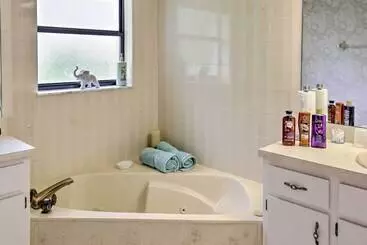 Mökkimajoitus Riverfront Dunnellon Home W/ Private Dock!