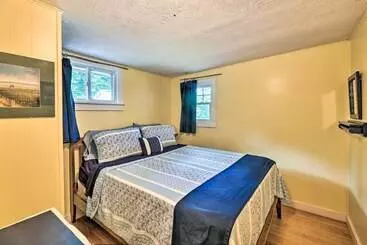 コテージ Rustic Hideaway W/ Fire Pit < 1 Mi To River!