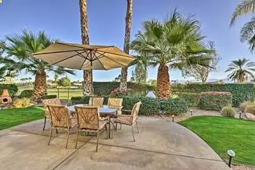 Mökkimajoitus Spacious Golf Home W/ Yard At Indian Palms Resort!