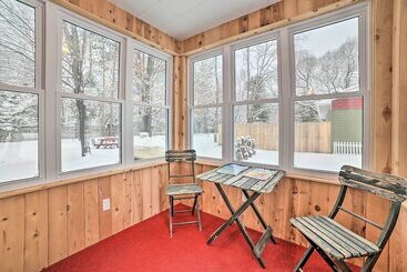 Torch Bay Hideaway Cottage: Near Torch Lake