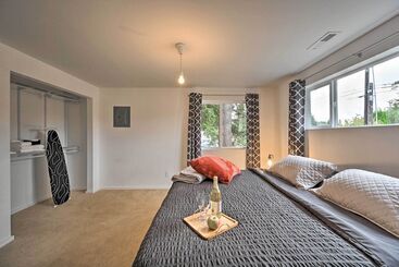 Bright Seattle Cottage W/ Private Backyard Access!