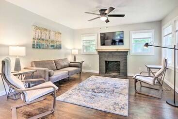 بيت ريفى Charming Morganton Hideaway W/ Porch + Deck!