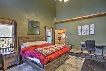 بيت ريفى Groesbeck  Lodge On The River : Hot Tub & Fire Pit