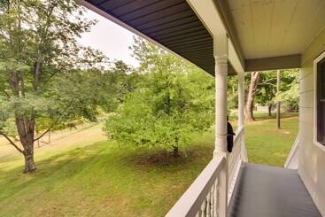 Cozy  Nonny Cottage  Near Appalachian Trail!