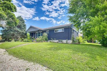 Hus på landet Denver Vacation Home W/ Home Theater!