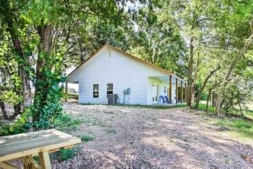 Dom wiejski Pet Friendly Cabin On Wolf Creek At Grand Lake!