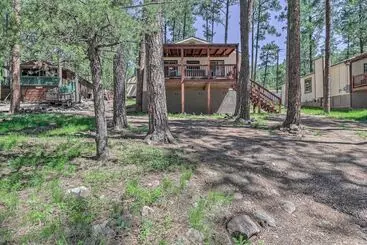 Mökkimajoitus Pet Friendly Ruidoso Home W/ Deck & Forest Views!