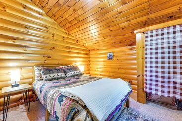 קוטג'' Saranac Lake Cabin W/ Deck: Pets Welcome!