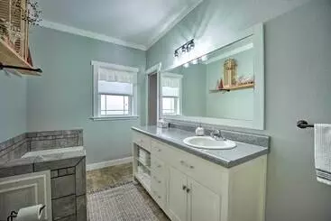 Mökkimajoitus Shipshewana Guest House With Fire Pit!