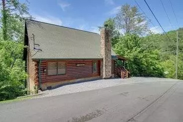 コテージ Lakefront Sevierville Cabin W/ Hot Tub & Fire Pit!