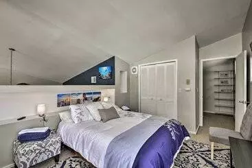 Mökkimajoitus Waterfront Deruyter Home W/ Private Dock!