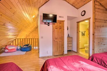 بيت ريفى Pet Friendly Warrens Cabin W/ Fire Pit!