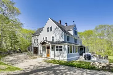 کلبه Spacious Kennebunkport Home W/ View, 2 Mi To Beach