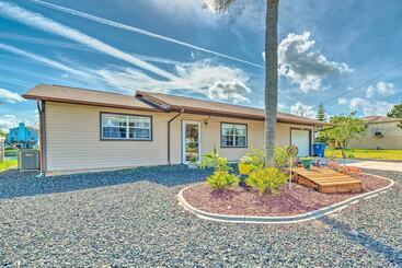 Gîte Rural Waterfront Retreat W/ Kayaks & Private Dock!