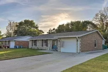 Mökkimajoitus Single Story Home In Fairborn W/ Yard & Patio!